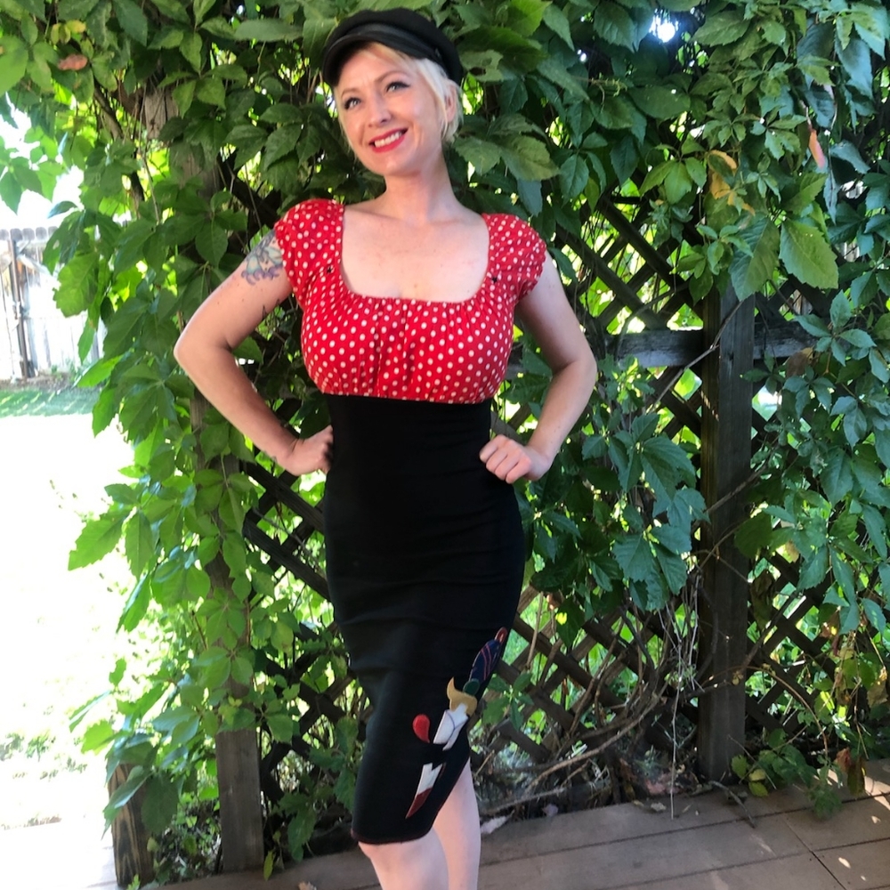 Rockabilly mode merr dress with stitched dagger